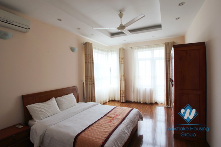 Lake view apartment for lease in Yen Phu Village, Tay Ho, Ha noi 